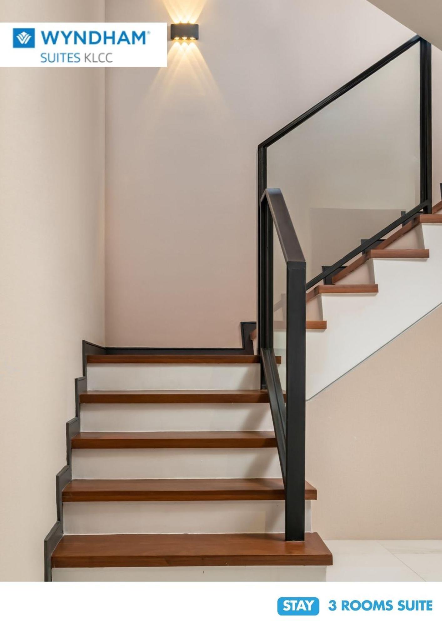 Wyndham Suites Klcc クアラルンプール エクステリア 写真 A staircase with a handrail